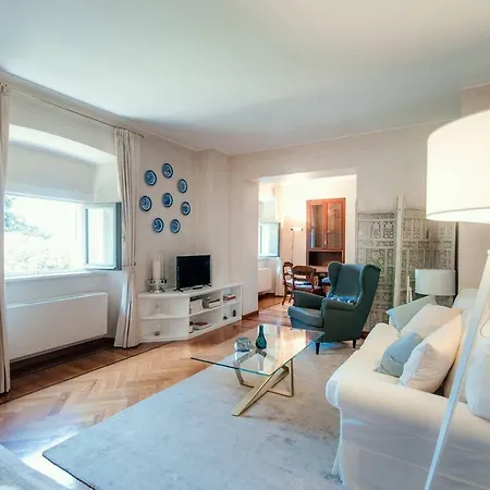 Loft Taverna - By House Of Travelers - شقة